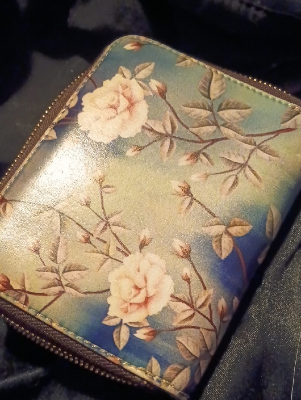 D. Patrici Floral Rose Accordion Zip Around Wallet - Vintage Style